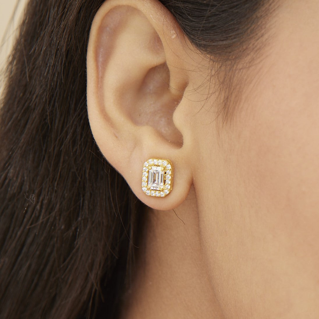 Fiona Emerald Halo Studs