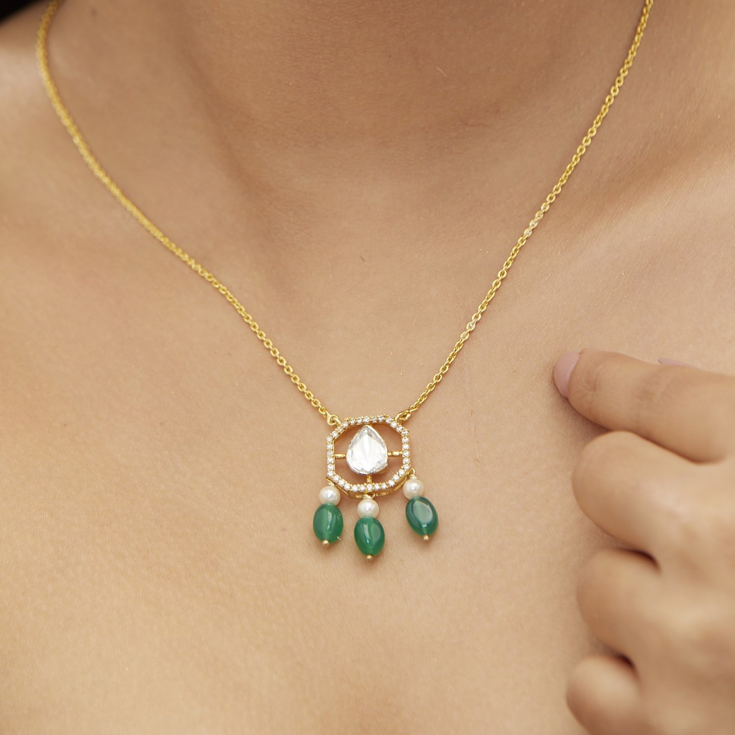 Aarvi Pendant